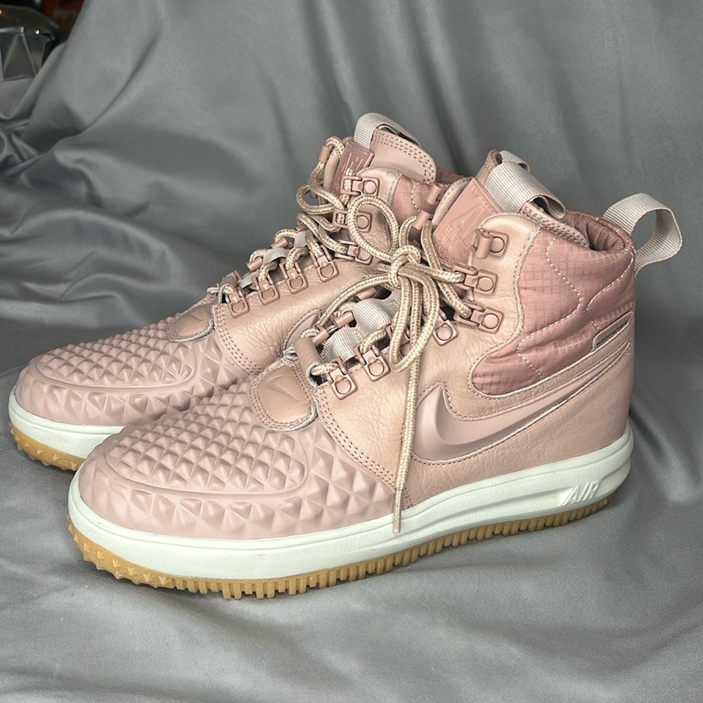 New Nike Particle Pink Lunar Force 1 Duckboot Women’s Size 8.5